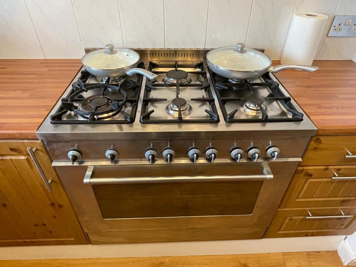 2 Bedrooms 2 Stations 런던 외부 사진