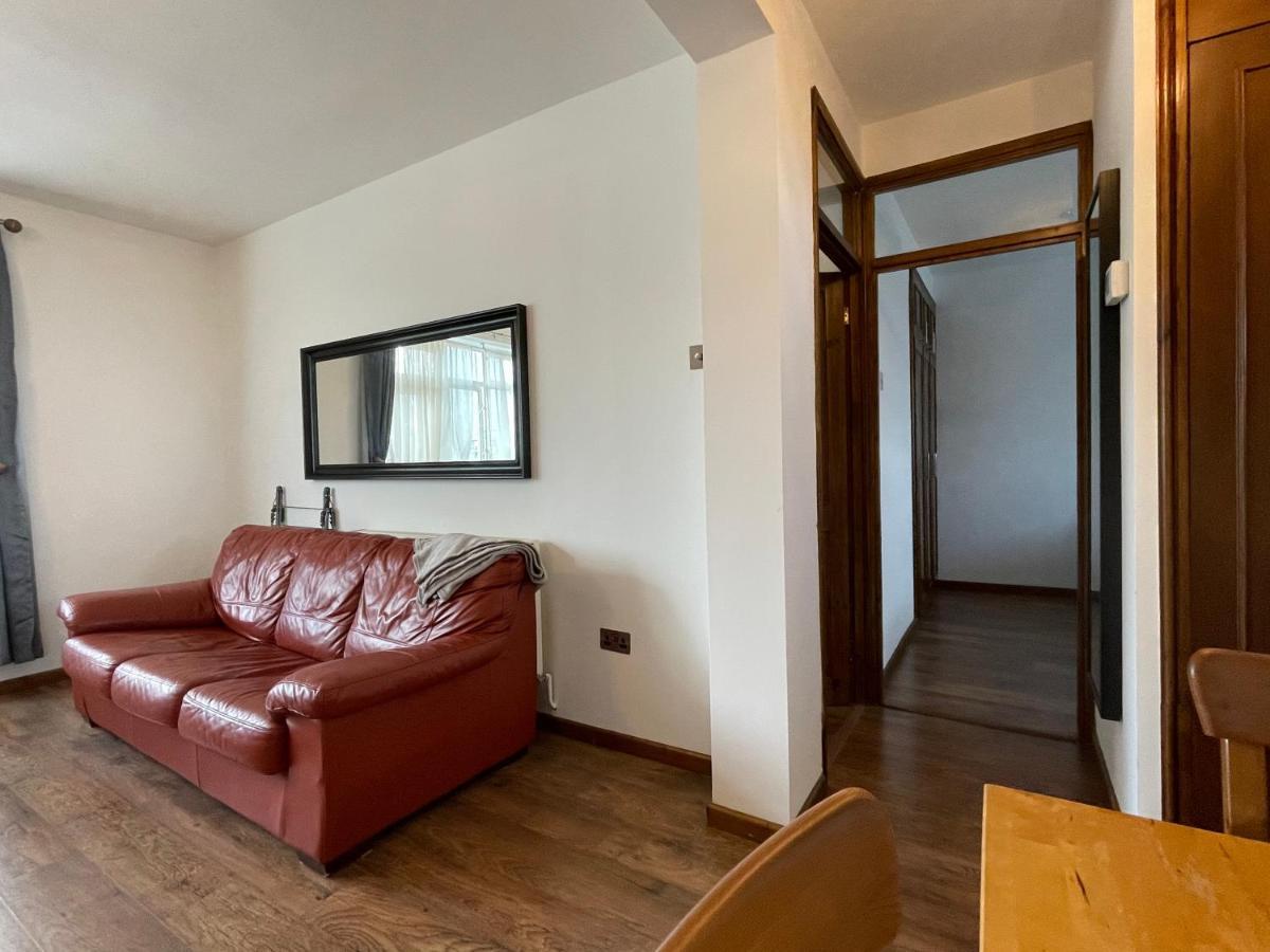 2 Bedrooms 2 Stations 런던 외부 사진