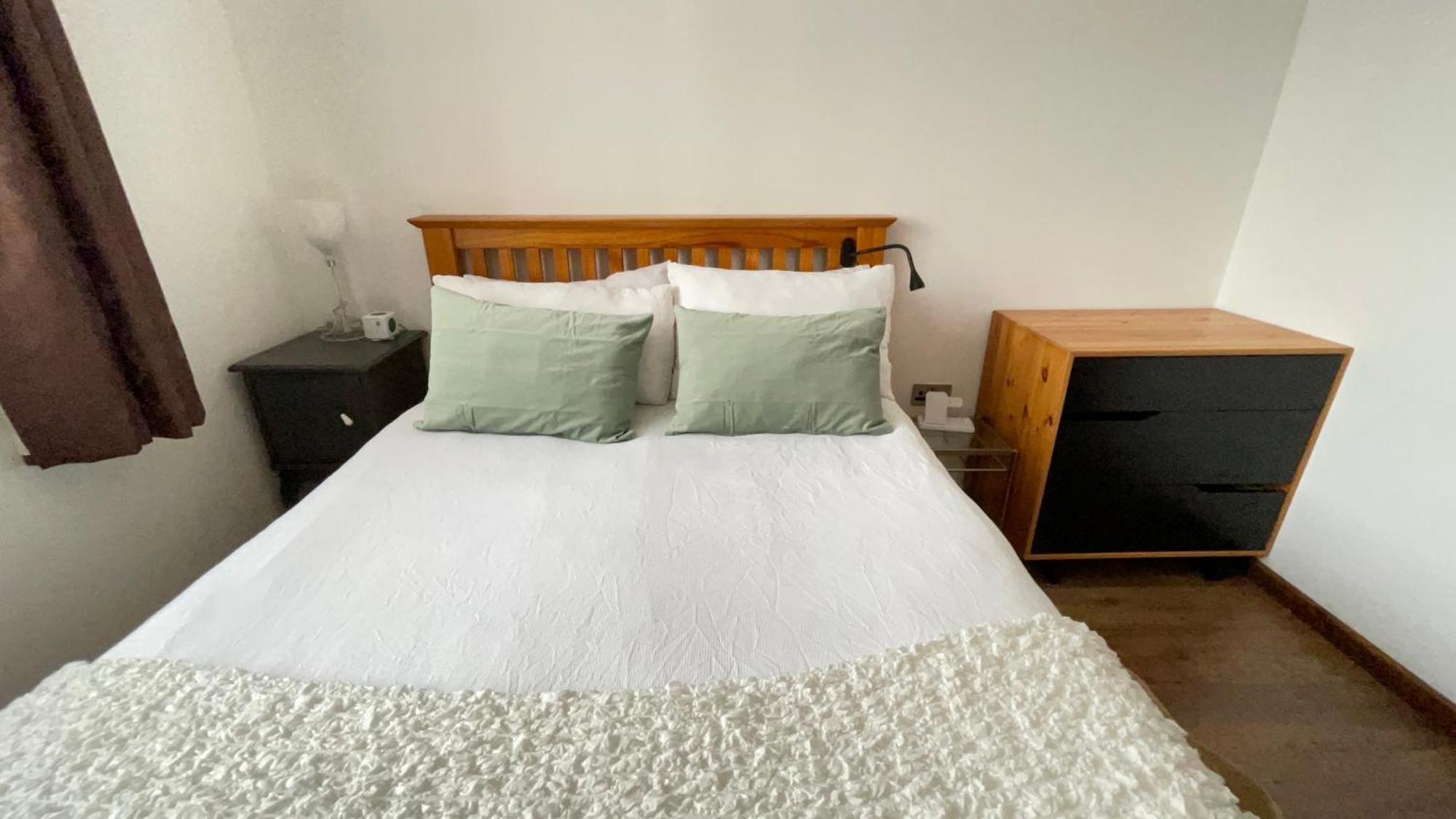 2 Bedrooms 2 Stations 런던 외부 사진