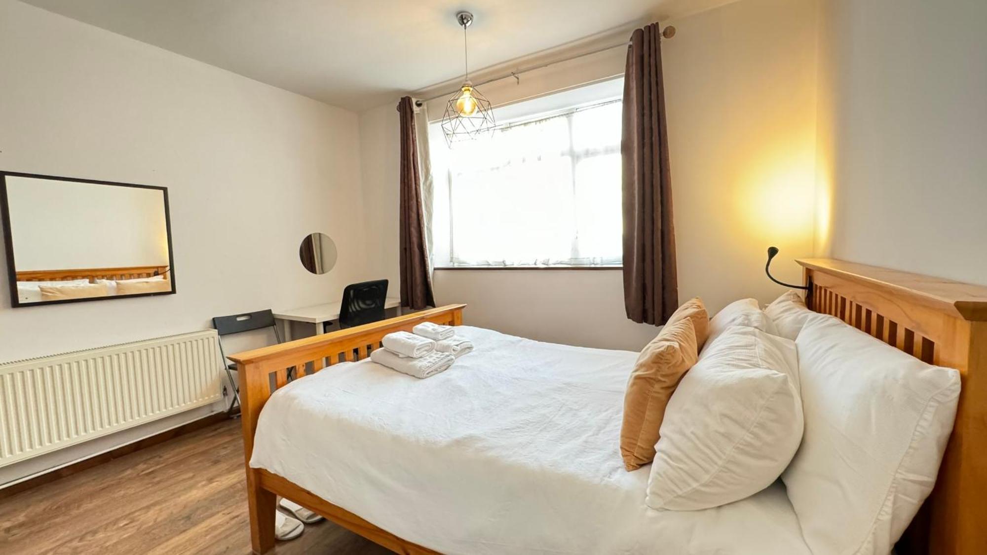 2 Bedrooms 2 Stations 런던 외부 사진