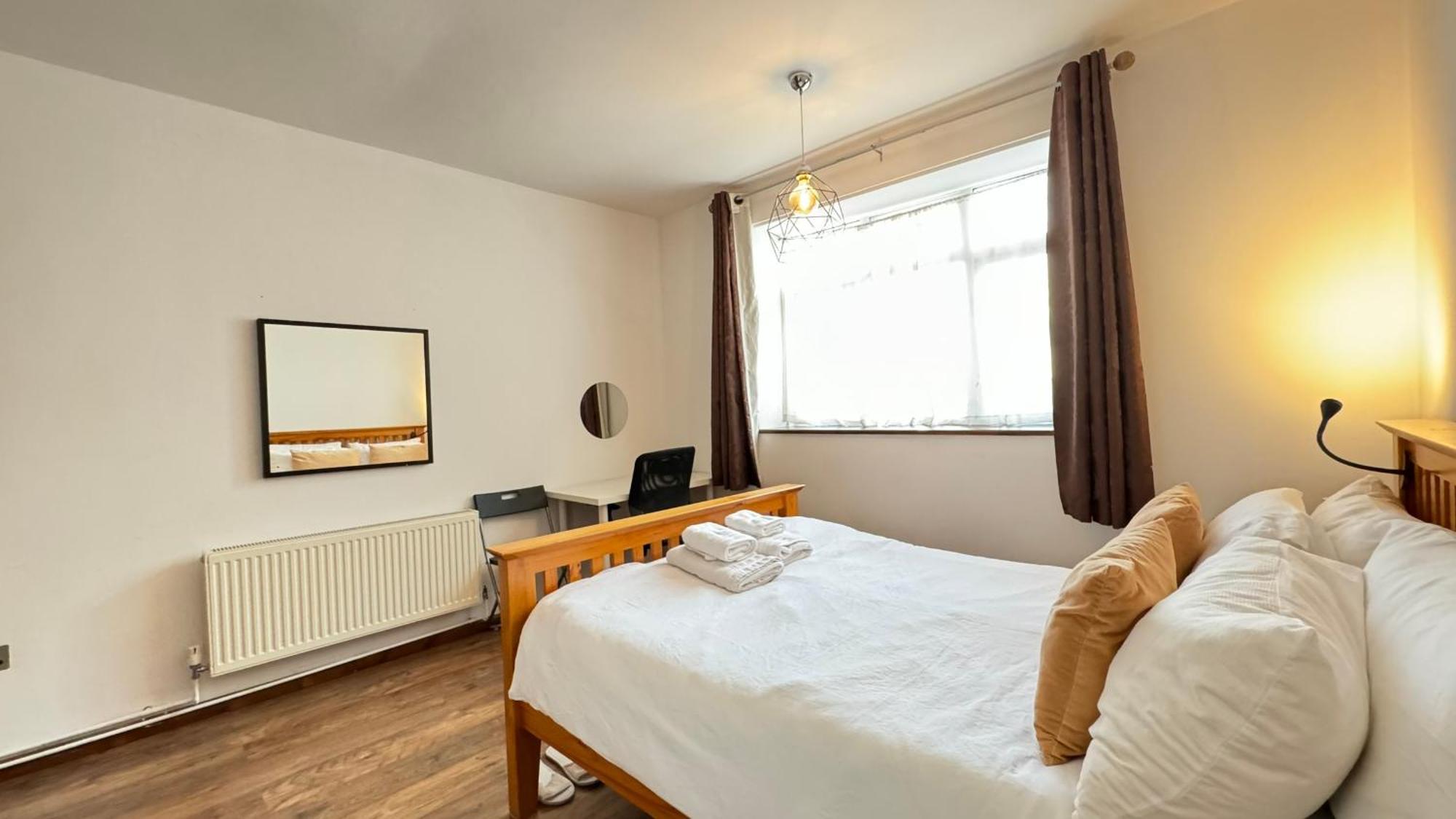 2 Bedrooms 2 Stations 런던 외부 사진