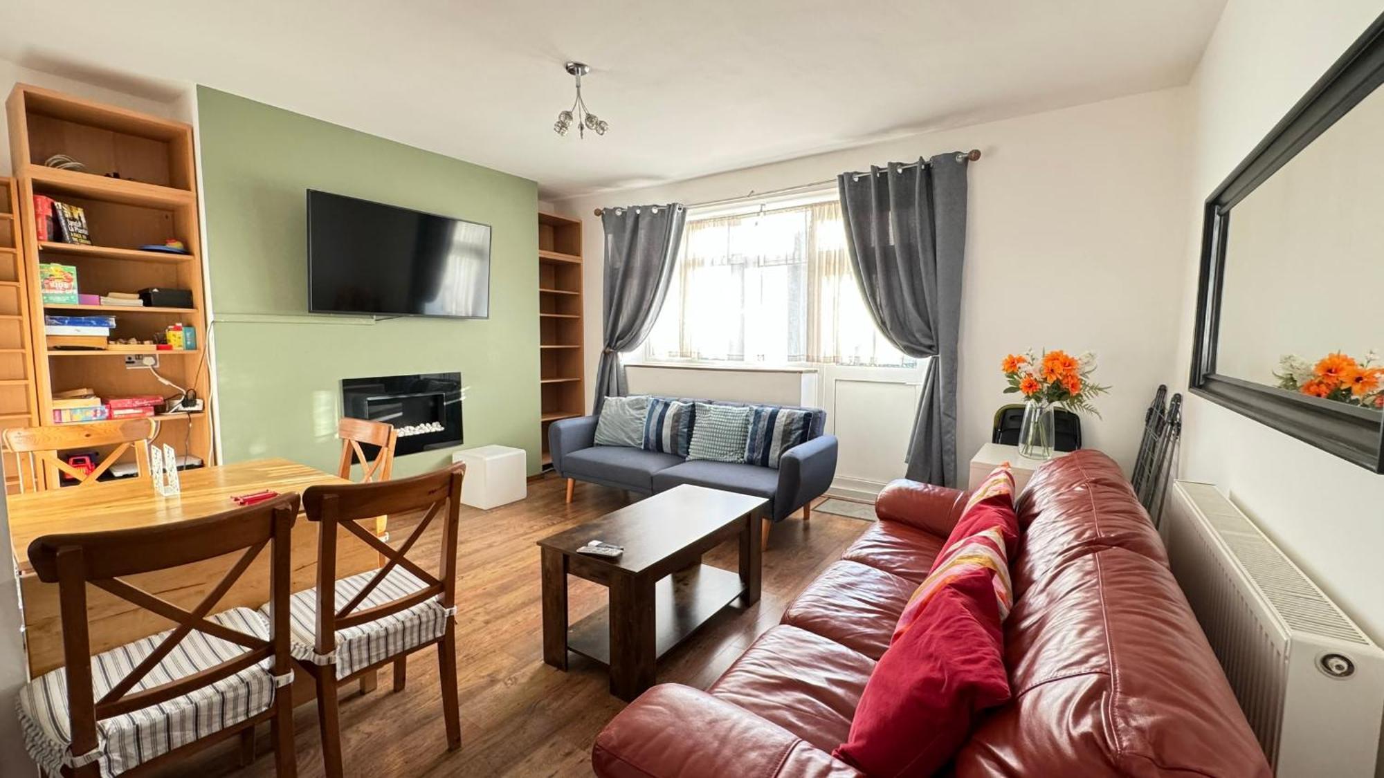 2 Bedrooms 2 Stations 런던 외부 사진